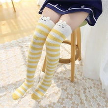 Charger l'image dans la galerie, Chaussettes Japonaises hautes ours Kawaii - Kimono Japonais