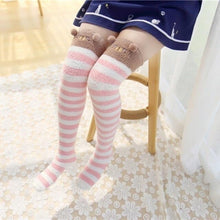 Charger l'image dans la galerie, Chaussettes Japonaises hautes ours Kawaii - Kimono Japonais