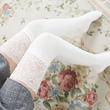 Charger l'image dans la galerie, Chaussettes Japonaises Kawaii en tricot - Kimono Japonais