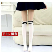 Charger l'image dans la galerie, Collants Japonais Kawaii chats et Mickey - Kimono Japonais