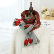 Charger l'image dans la galerie, Echarpe Japonaise Kawaii imprimé fraise - Kimono Japonais