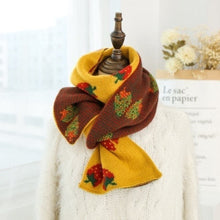 Charger l'image dans la galerie, Echarpe Japonaise Kawaii imprimé fraise - Kimono Japonais