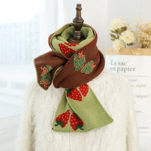 Charger l'image dans la galerie, Echarpe Japonaise Kawaii imprimé fraise - Kimono Japonais