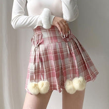 Charger l'image dans la galerie, JUPE KAWAII TENNIS À POMPONS EN TISSU ÉCOSSAIS - Kimono Japonais