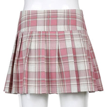 Charger l'image dans la galerie, JUPE KAWAII TENNIS À POMPONS EN TISSU ÉCOSSAIS - Kimono Japonais