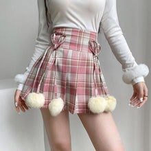 Charger l'image dans la galerie, JUPE KAWAII TENNIS À POMPONS EN TISSU ÉCOSSAIS - Kimono Japonais
