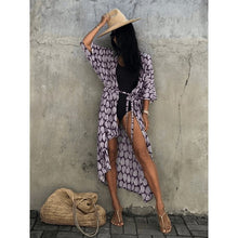 Charger l'image dans la galerie, Kimono Bohème Impressions Feuilles Pour Femmes, Kimono Bohème léger et stylé, parfait pour ajouter une touche naturelle à vos tenues d'été.