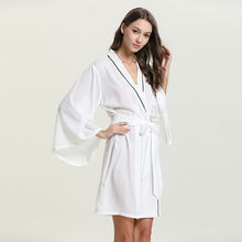Charger l'image dans la galerie, Kimono Femme Blanc Satin Summer - Kimono Japonais