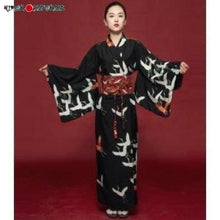Charger l'image dans la galerie, Kimono Femme Grues du Japon, élégant kimono traditionnel en coton soyeux avec superbe imprimé de grues.
