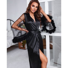 Charger l'image dans la galerie, sexy-kimono, kimono-femme-noir-dentelles-et-plumes, yukata