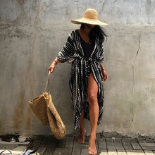 Charger l'image dans la galerie, KIMONO FEMME NOIRE À NOUAGES BLANCS - Kimono Japonais