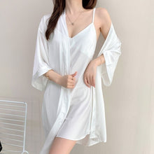 Charger l'image dans la galerie, Kimono Femme Pyjama Satin Blanc - Kimono Japonais