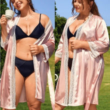Charger l'image dans la galerie, KIMONO FEMME ROSE SATIN XXL - Kimono Japonais