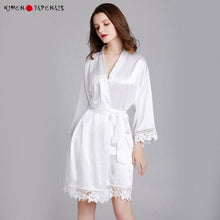 Charger l'image dans la galerie, Kimono Femme Satin Ange Blanc Dentelle - Kimono Japonais
