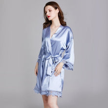 Charger l'image dans la galerie, Kimono Femme Satin Ange Blanc Dentelle - Kimono Japonais