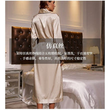 Charger l'image dans la galerie, KIMONO FEMME SATIN ARGENT - Kimono Japonais