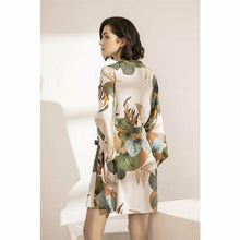 Charger l'image dans la galerie, Kimono Femme Satin Automne Japonais - Kimono Japonais