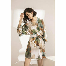 Charger l'image dans la galerie, Kimono Femme Satin Automne Japonais - Kimono Japonais