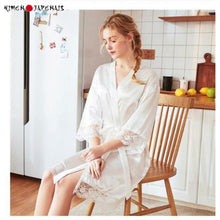 Charger l'image dans la galerie, Kimono Femme Satin Blanc Dentelles - Kimono Japonais