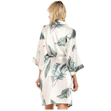 Charger l'image dans la galerie, Kimono Femme Satin Blanc Feuilles - Kimono Japonais
