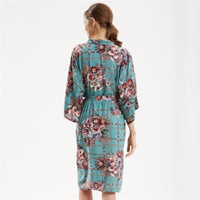 Charger l'image dans la galerie, Kimono Femme Satin Bleu Damier floral - Kimono Japonais