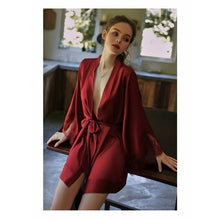 Charger l'image dans la galerie, Kimono Femme Satin Bordeaux Sensuel - Kimono Japonais