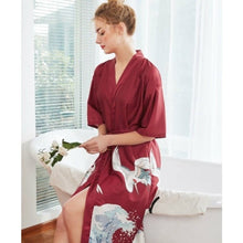 Charger l'image dans la galerie, Kimono Femme Satin Bordeaux Vague Kanagawa - Kimono Japonais