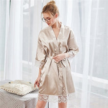 Charger l'image dans la galerie, Kimono Femme Satin Champagne Dentelles - Kimono Japonais