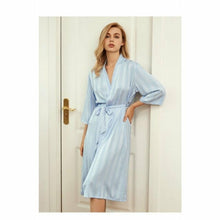 Charger l'image dans la galerie, Kimono Femme Satin Classique rose - Kimono Japonais