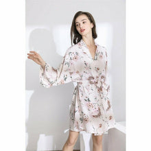 Charger l'image dans la galerie, Kimono Femme Satin Fleurs songeries - Kimono Japonais