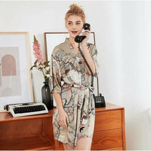 Charger l'image dans la galerie, Kimono Femme Satin Gris Sakura - Kimono Japonais