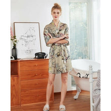 Charger l'image dans la galerie, Kimono Femme Satin Gris Sakura - Kimono Japonais