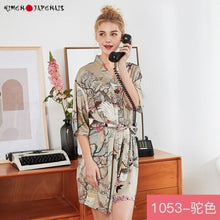 Charger l'image dans la galerie, Kimono Femme Satin Gris Sakura - Kimono Japonais