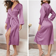Charger l'image dans la galerie, KIMONO FEMME SATIN LAVENDE - Kimono Japonais
