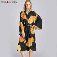 Charger l'image dans la galerie, Kimono Femme Satin Lotus Japonais - Kimono Japonais