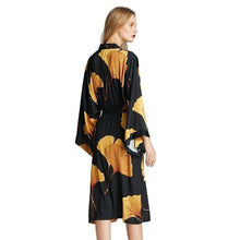 Charger l'image dans la galerie, Kimono Femme Satin Lotus Japonais - Kimono Japonais