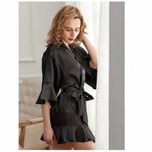 Charger l'image dans la galerie, Kimono Femme Satin Noir Romance - Kimono Japonais