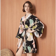 Charger l'image dans la galerie, Kimono Femme Satin Romance - Kimono Japonais