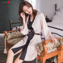Charger l'image dans la galerie, Kimono Femme Satin Rose clair Fiangnanhe - Kimono Japonais