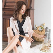 Charger l'image dans la galerie, Kimono Femme Satin Rose clair Fiangnanhe - Kimono Japonais
