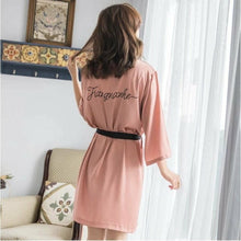 Charger l'image dans la galerie, Kimono Femme Satin Rose Fiangnanhe - Kimono Japonais