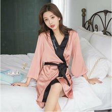 Charger l'image dans la galerie, Kimono Femme Satin Rose Fiangnanhe - Kimono Japonais