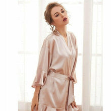 Charger l'image dans la galerie, Kimono Femme Satin Rose Romance - Kimono Japonais