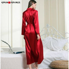 Charger l'image dans la galerie, KIMONO FEMME SATIN ROUGE FATAL - Kimono Japonais