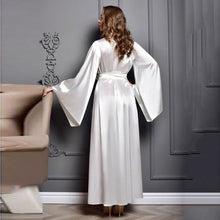Charger l'image dans la galerie, KIMONO FEMME SATIN WHITE TOUCH - Kimono Japonais
