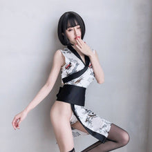 Charger l'image dans la galerie, Kimono femme Sexy Japan - Kimono Japonais