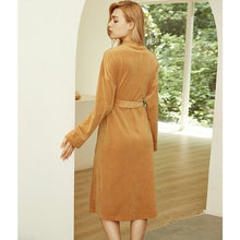 Charger l'image dans la galerie, KIMONO PEIGNOIR FEMME VELOUR MARRON - Kimono Japonais