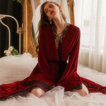 Charger l'image dans la galerie, KIMONO PEIGNOIR SATIN ROUGE PASSION - Kimono Japonais