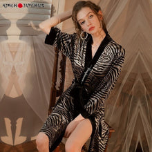 Charger l'image dans la galerie, sexy-kimono, kimono-sexy-zebre-pour-femme