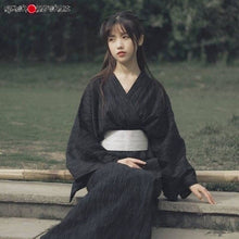 Charger l'image dans la galerie, Kimono Traditionnel ´Akane´ Kimono Femme Kimonojaponais